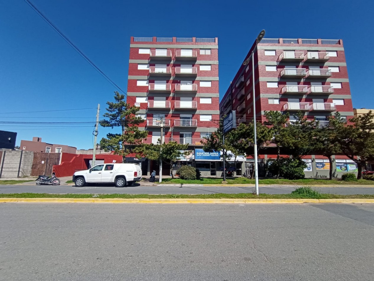(A54) DEPARTAMENTO DE 3 AMBIENTES(Apto 4/5 Personas)PISO:3 DPTO:I