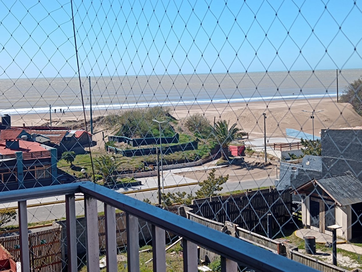 (A54) DEPARTAMENTO DE 3 AMBIENTES(Apto 4/5 Personas)PISO:3 DPTO:I
