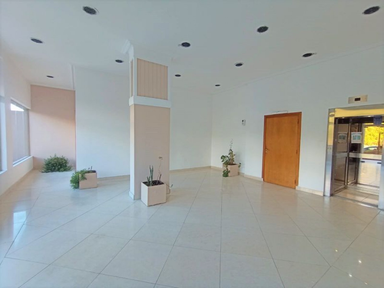 (A56)DEPARTAMENTO DE 3 AMBIENTES (Apto 5 Personas)PISO :1 DPTO:B .CON COCHERA 