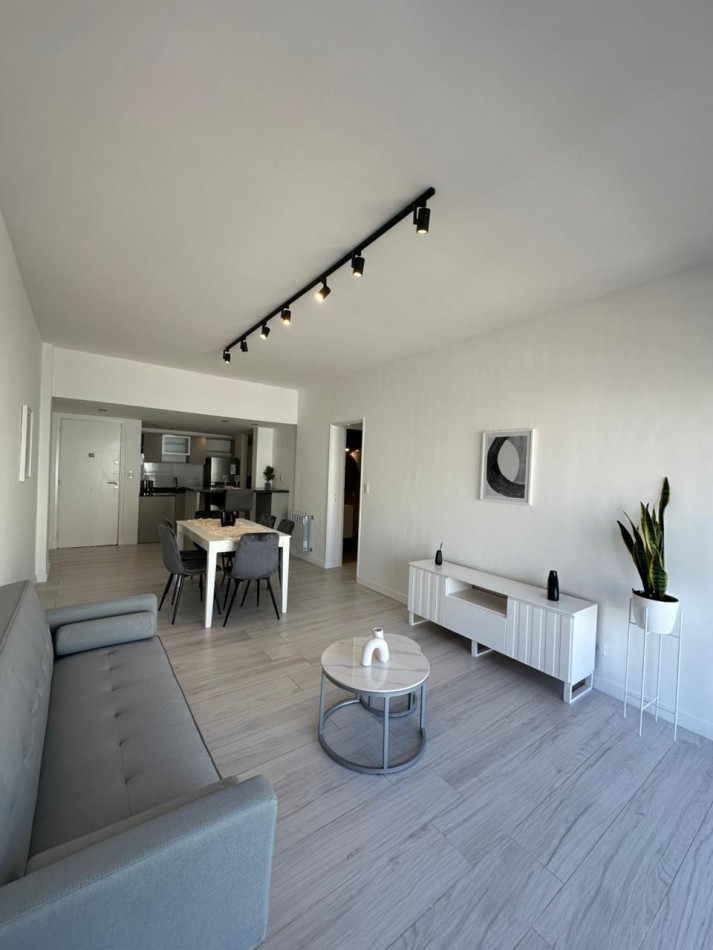 Departamento en Venta - 4 ambientes con oficina- Zona Centro