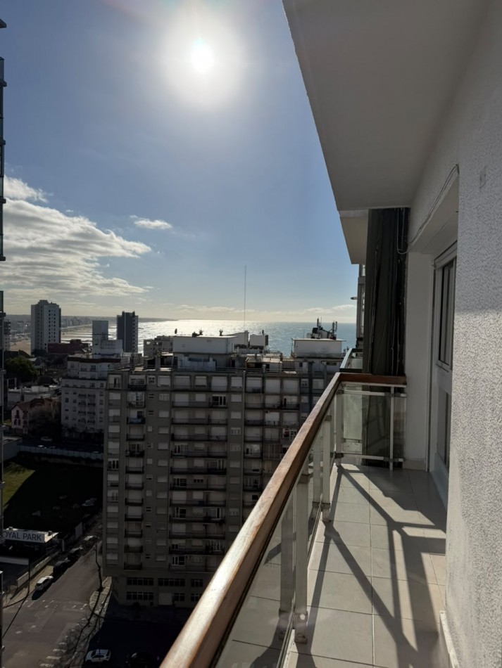 Departamento 2 ambientes con balcon y cochera , vista panoramica al mar