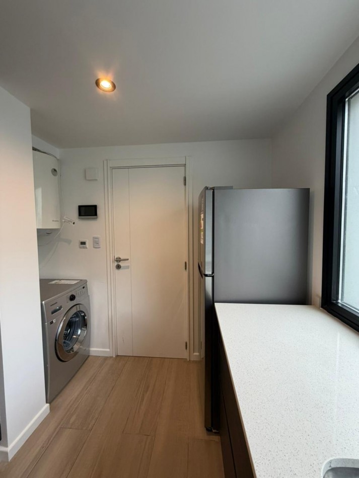  DEPARTAMENTO DE 2 AMBIENTES A LA CALLE, , vista a Plaza Colon 