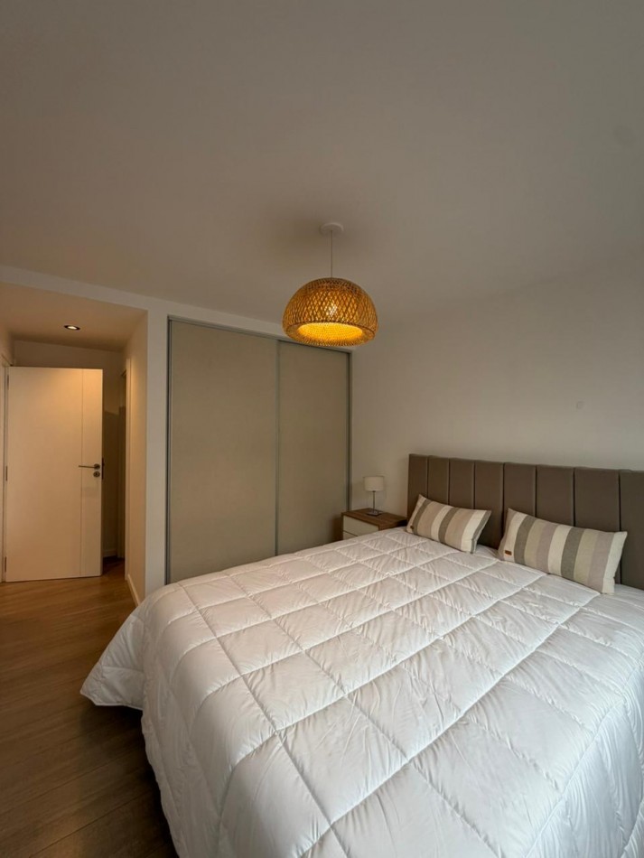  DEPARTAMENTO DE 2 AMBIENTES A LA CALLE, , vista a Plaza Colon 