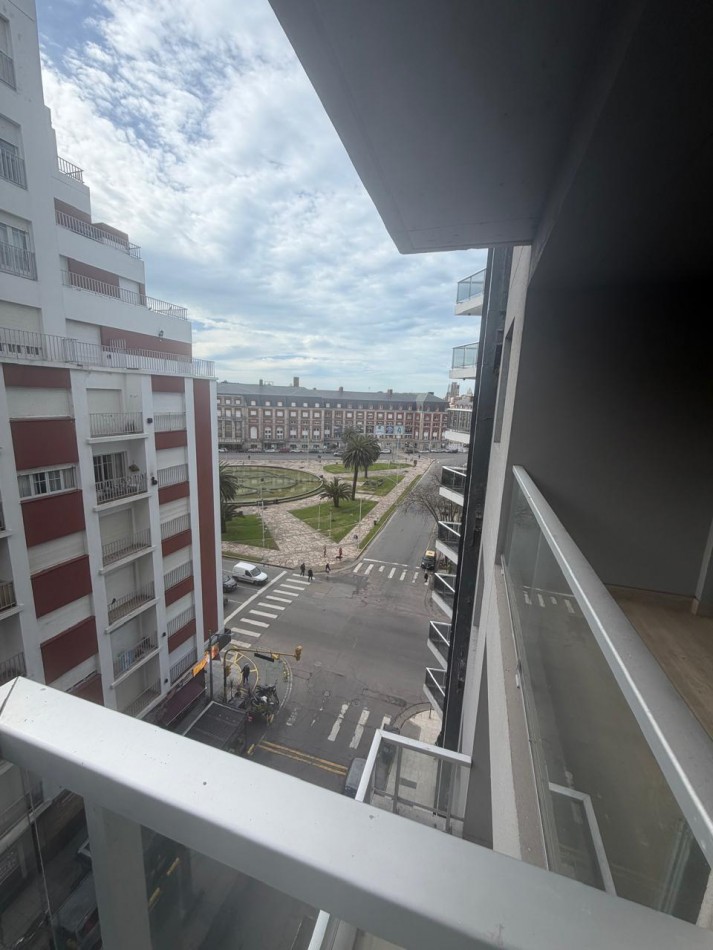 DEPARTAMENTO DE 2 AMB A LA CALLE,vista a Plaza Colon