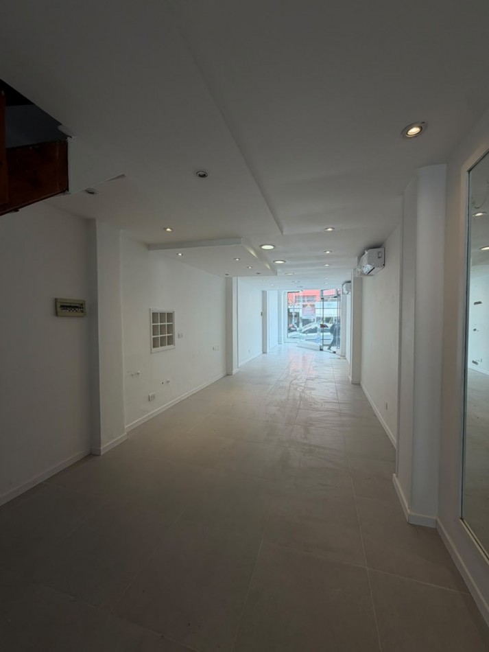 Local totalmente renovado y listo para usar