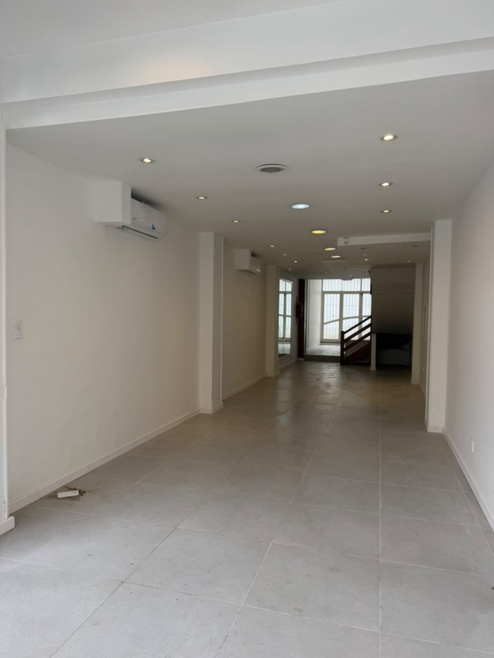 Local totalmente renovado y listo para usar