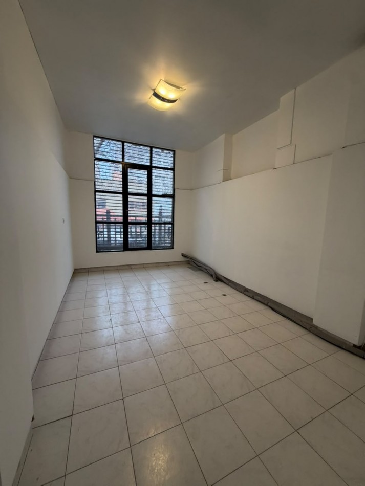 Local totalmente renovado y listo para usar