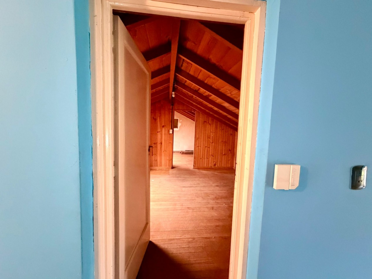 Casa + Dpto Independiente en Venta, Parque Luro