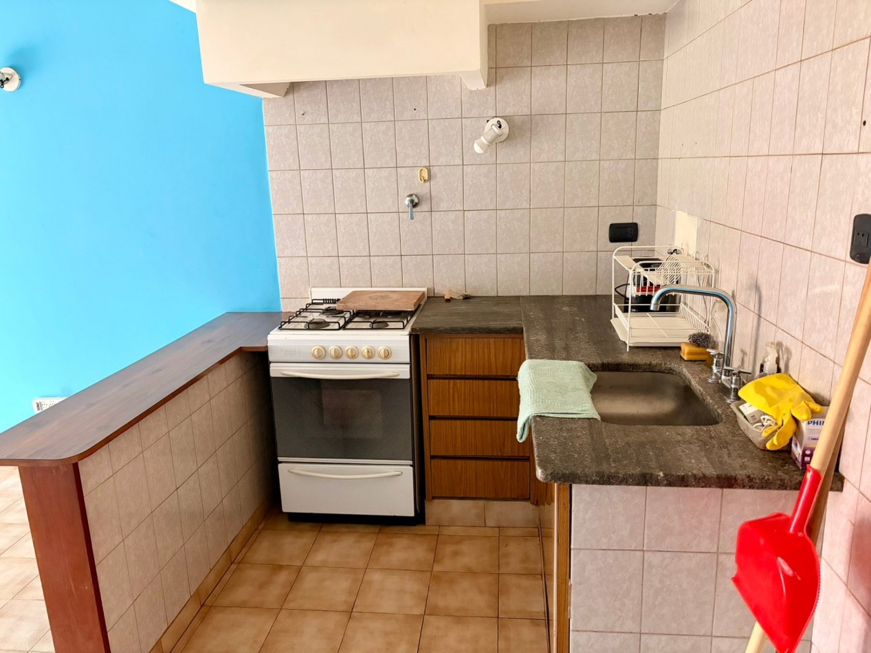 Casa + Dpto Independiente en Venta, Parque Luro