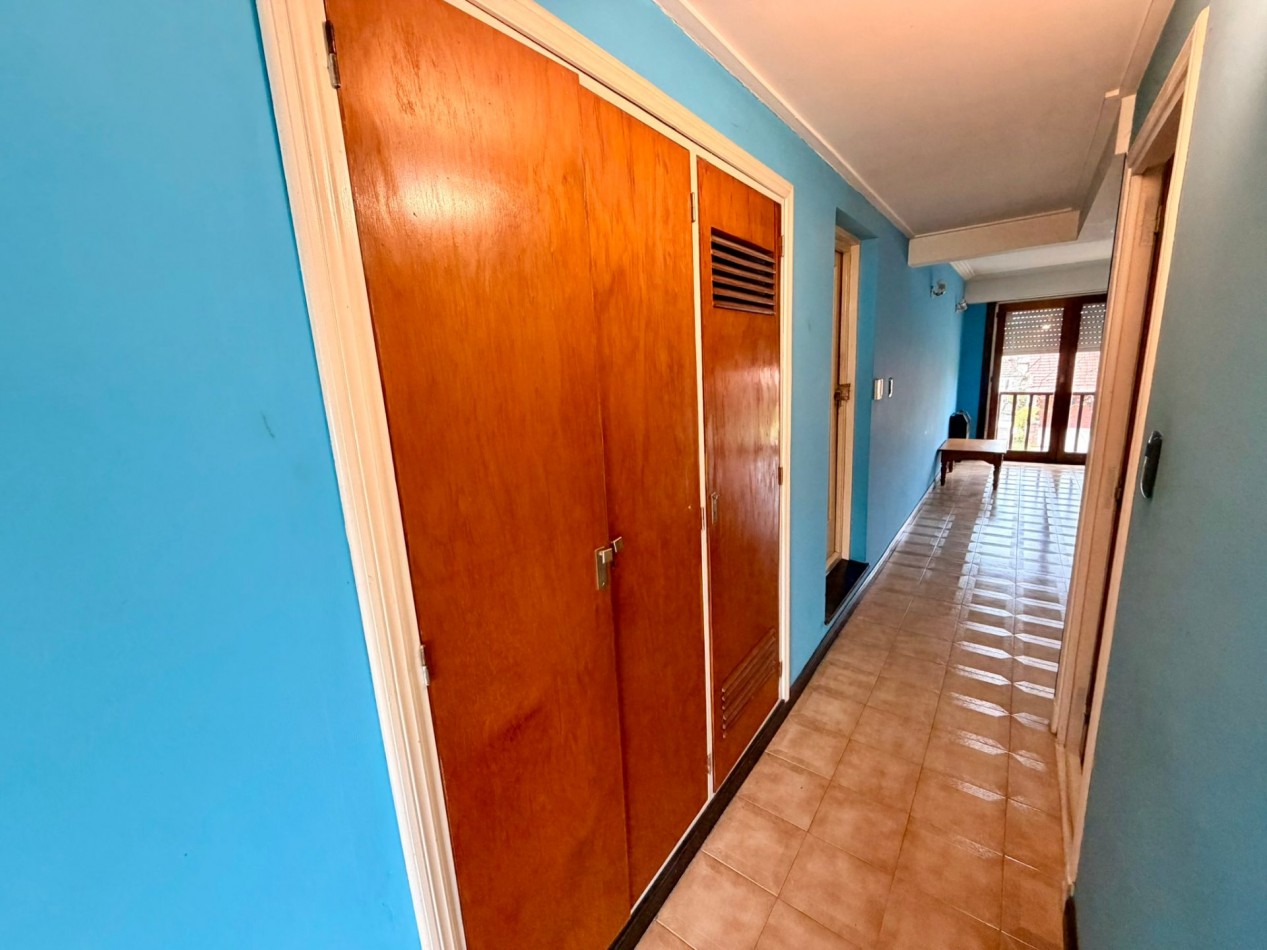 Casa + Dpto Independiente en Venta, Parque Luro