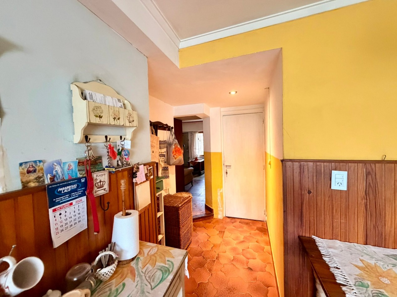 Casa + Dpto Independiente en Venta, Parque Luro