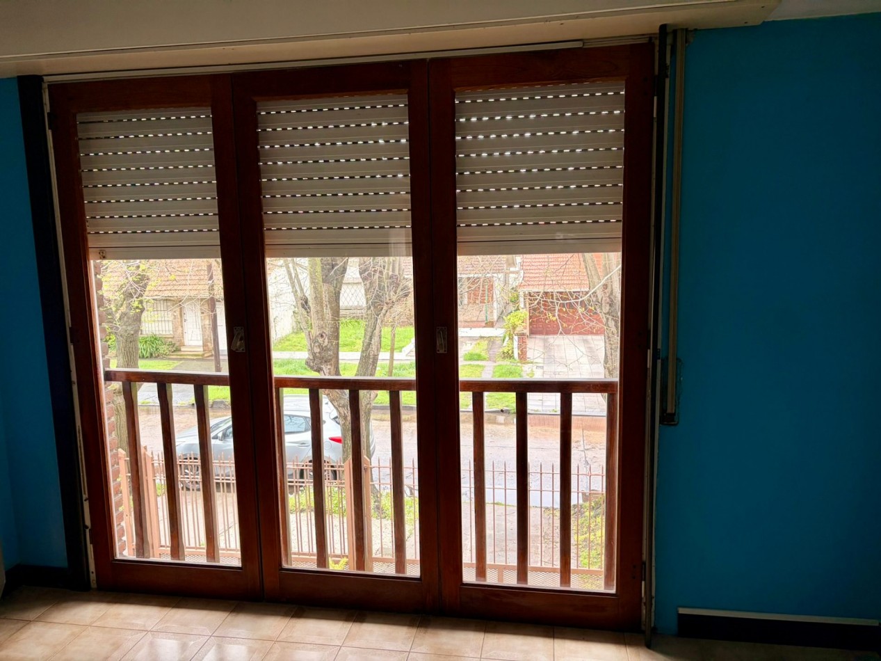 Casa + Dpto Independiente en Venta, Parque Luro
