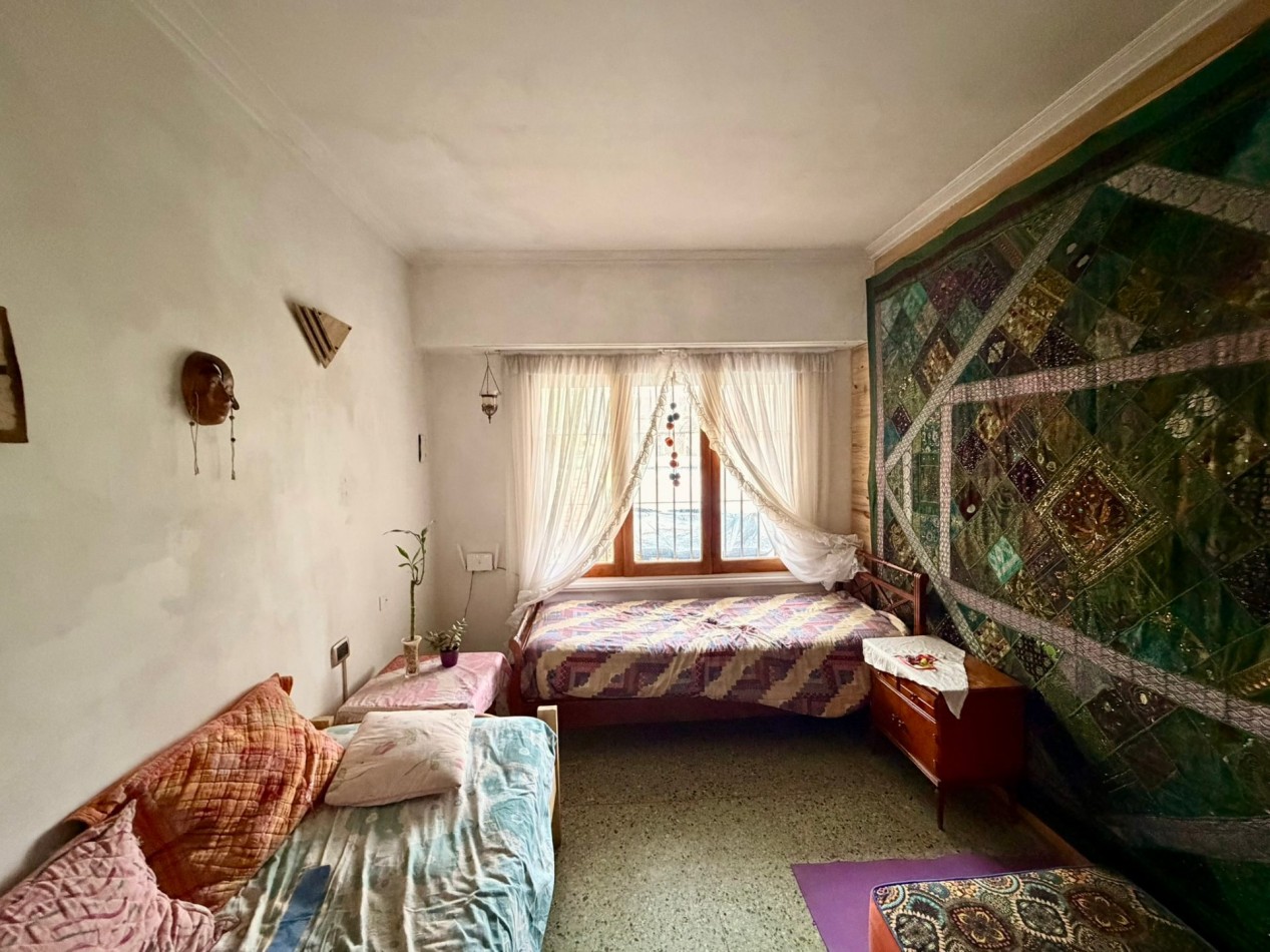 Casa + Dpto Independiente en Venta, Parque Luro