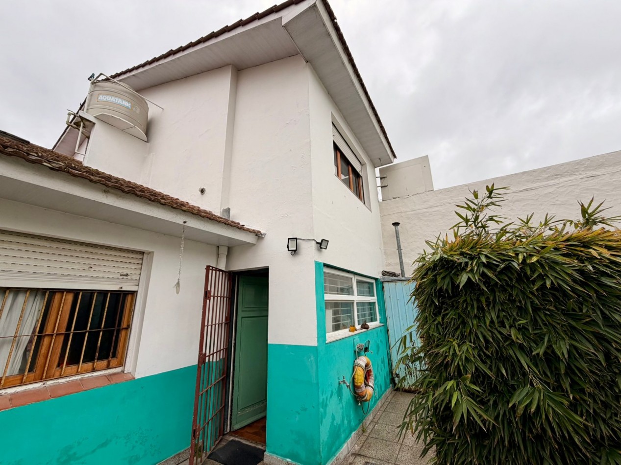 Casa + Dpto Independiente en Venta, Parque Luro