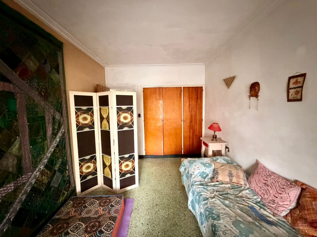 Casa + Dpto Independiente en Venta, Parque Luro