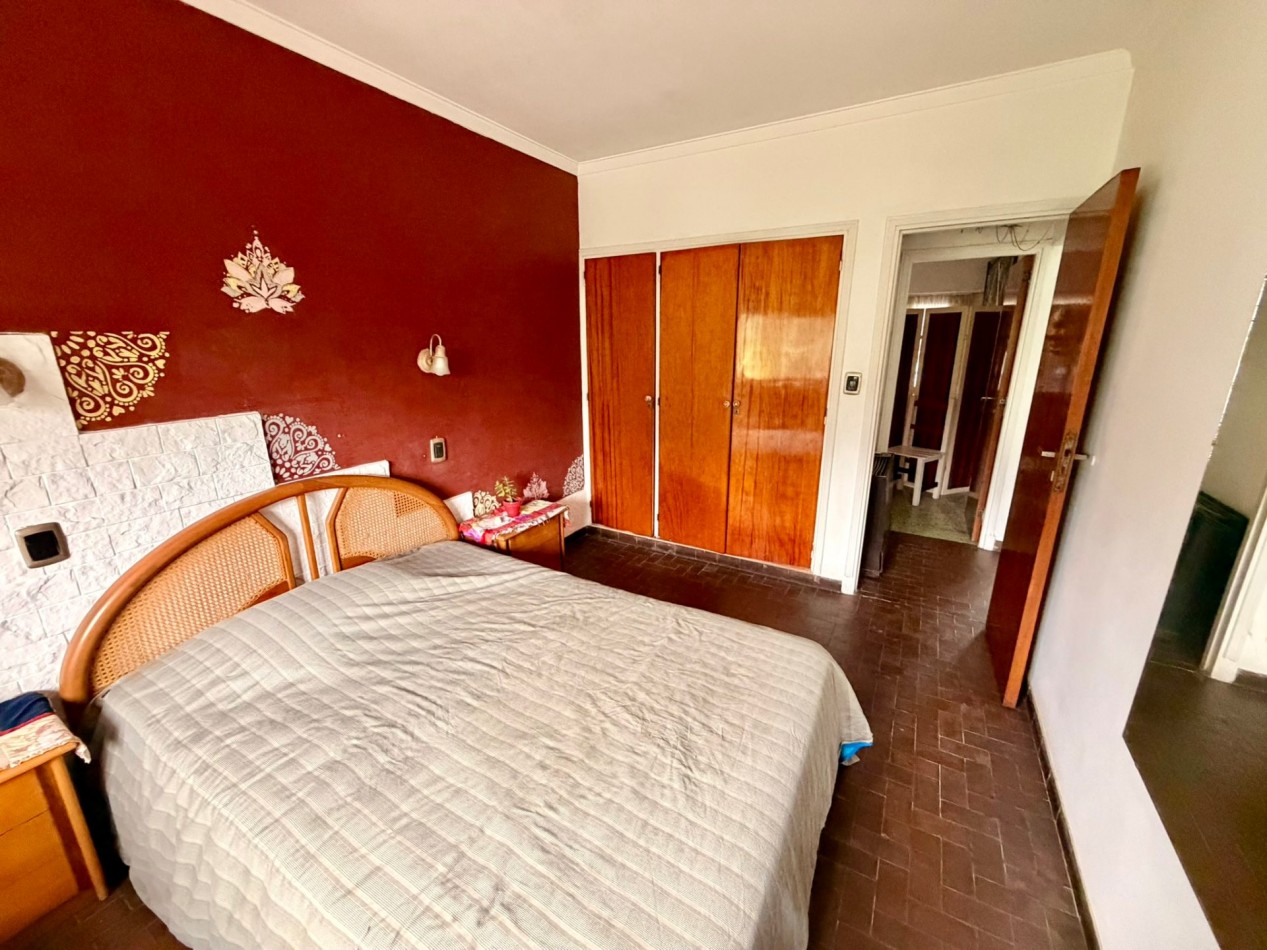Casa + Dpto Independiente en Venta, Parque Luro