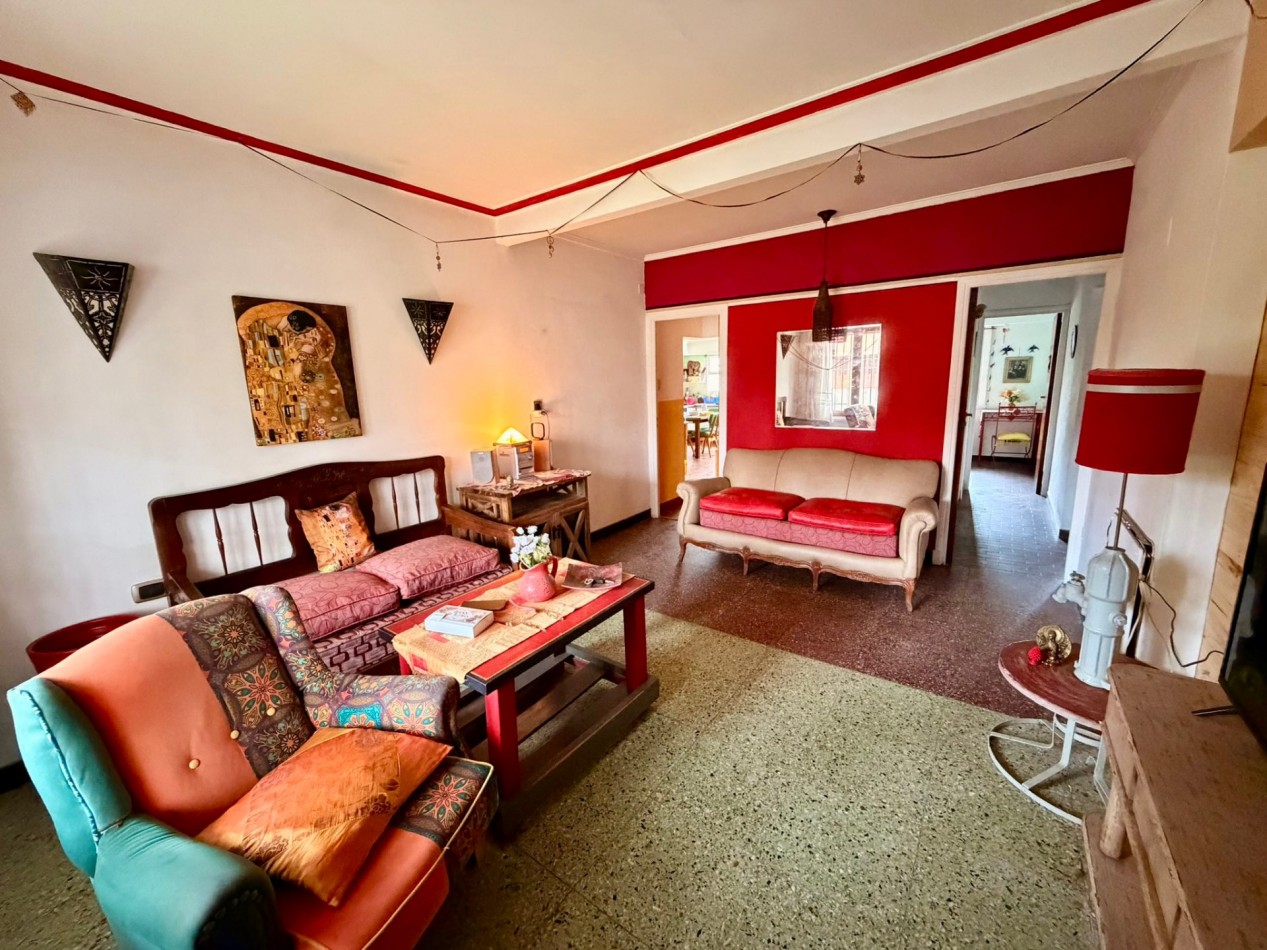 Casa + Dpto Independiente en Venta, Parque Luro