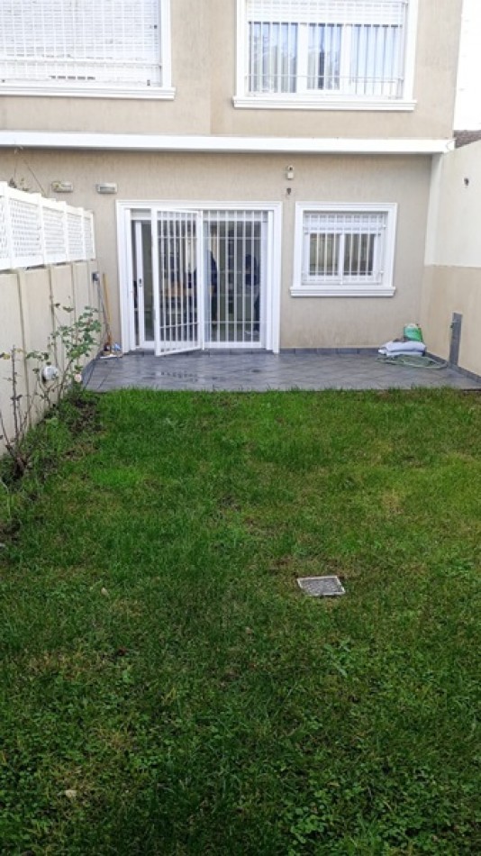 DUPLEX 4 AMBIENTES CON QUINCHO