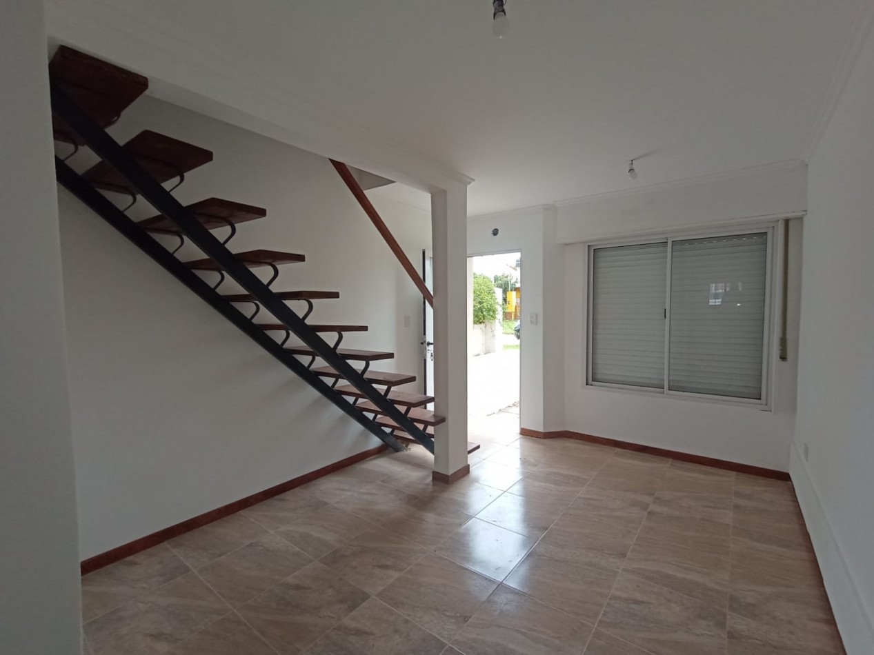 Duplex de 3 ambientes cercano al mar 