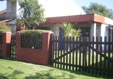 Casa 3 ambientes con gran parque 