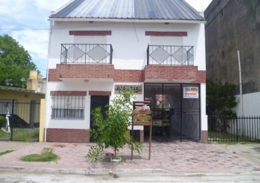 VENTA EN BLOCK (CASA AL FONDO CON DPTOS AL FRENTE )