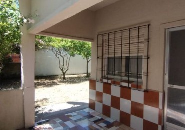 CASA DE 3 AMBIENTES .parrilla .gas natural.