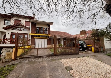 Casa + Dpto Independiente en Venta, Parque Luro